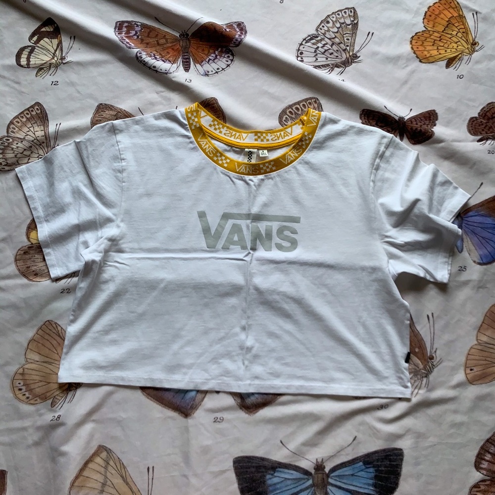 small vans cropped t-shirt with yellow collar!